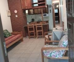 ALQUILO DEPARTAMENTO IMPEC 2 AMB Y MEDIO AMPLIO CON ESP. P/AUTO PRIV: A2214