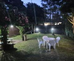 ALQUILO CHALET VILLA GESELL CENTRO PARA 8 personas muy cómodas